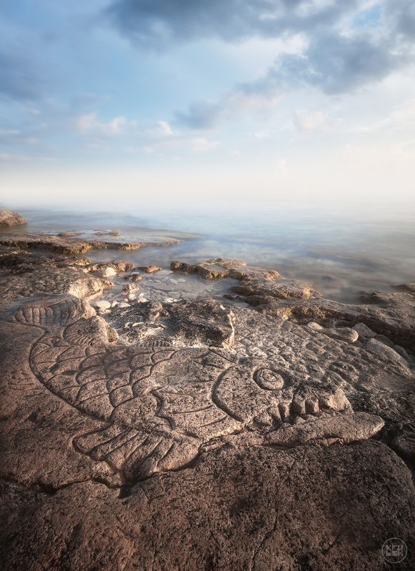 черное море, севастополь, крым Петроглифы мыса Херсонесphoto preview
