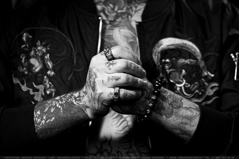 михаилсеменов, мужской, реклама, ювелирка, кольцо, браслет, ярославль, студийная, модель, мужчина, тату Yokajjewelphoto preview