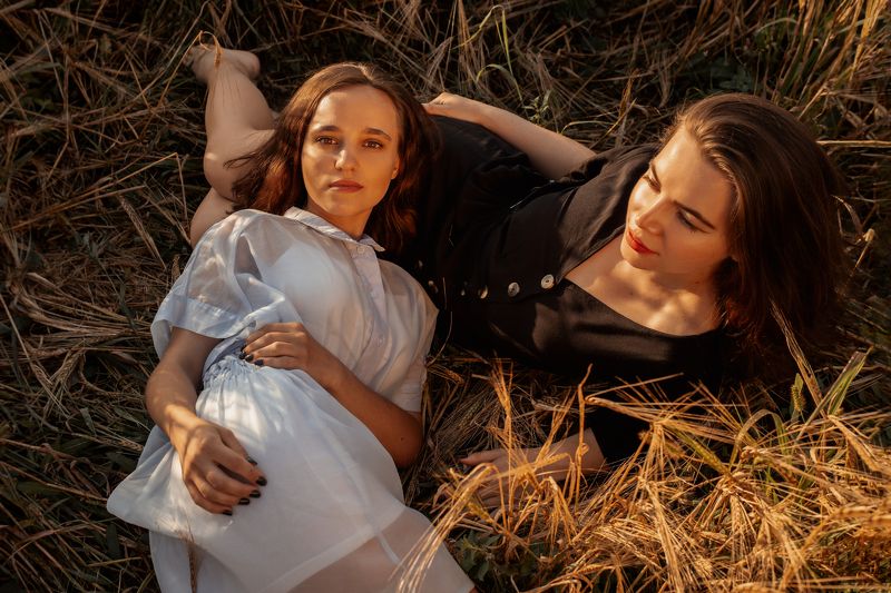 девушка поле закат солнце лето photo preview