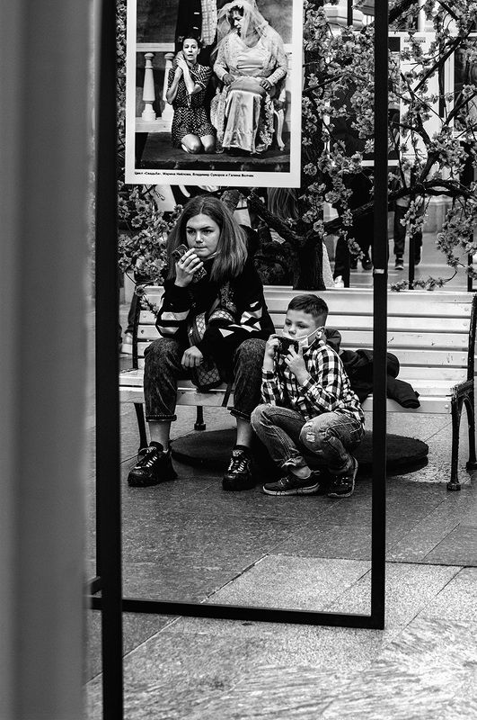 чб фото, гум, дети, фотовыставка ГУМ фото превью