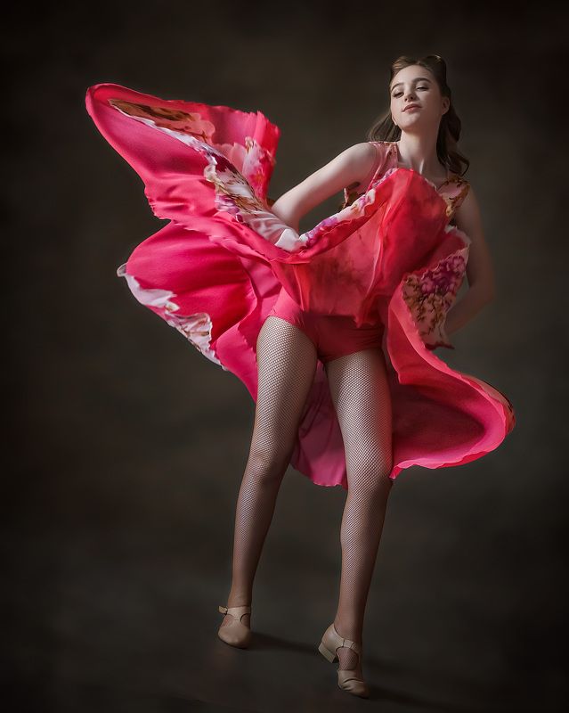 Танцы Танцовщицаphoto preview