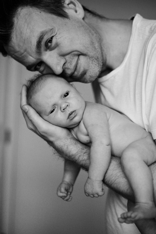 малышка,портрет,семейная фотография Папа и дочкаphoto preview