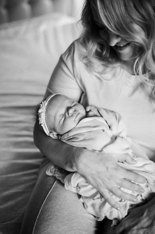 малышка,портрет,семейная фотография Малышка с мамойphoto preview