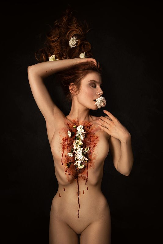 цветы, грим, кровь из серии \
