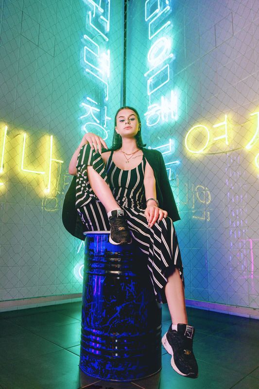 женский портрет, портрет, девушка, черно-белое, абстракция, girl, portrait Neonphoto preview