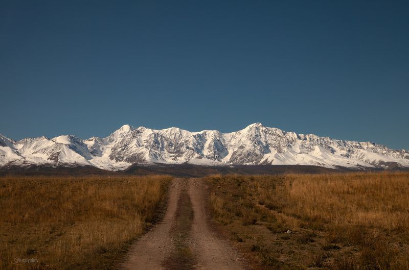 Северо - Чуйский хребет. Минимализмphoto preview
