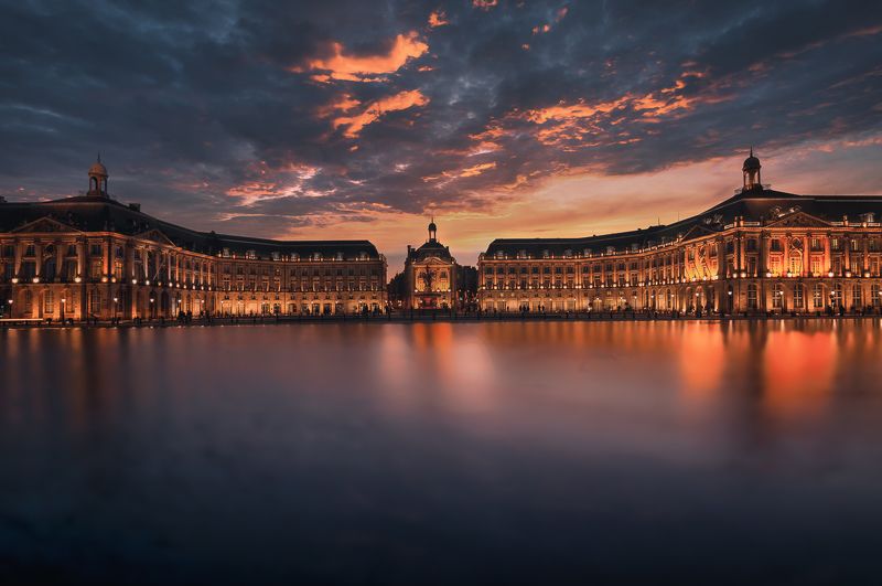 city; france; bordeaux; aquitaine; cityscape; blue hour; night; clouds; reflections Le miroir d\'eau à Bordeauxphoto preview