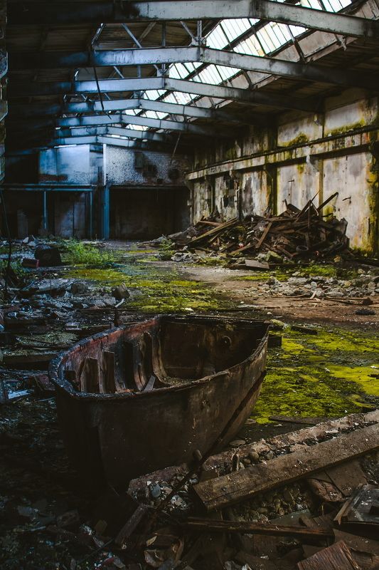 апокалипсис, лодка, мох, пожар, разруха, лодки лодкаphoto preview