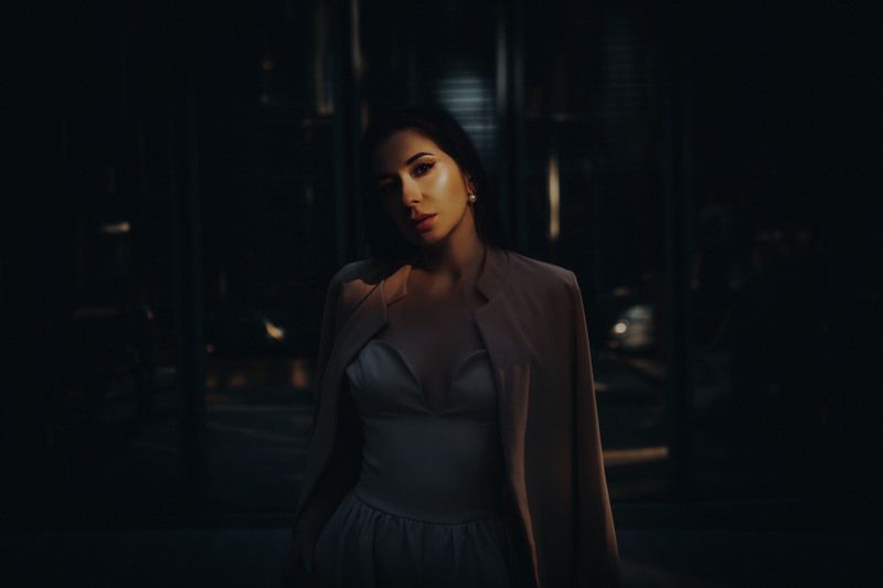 薄闇　（self-portrait)photo preview