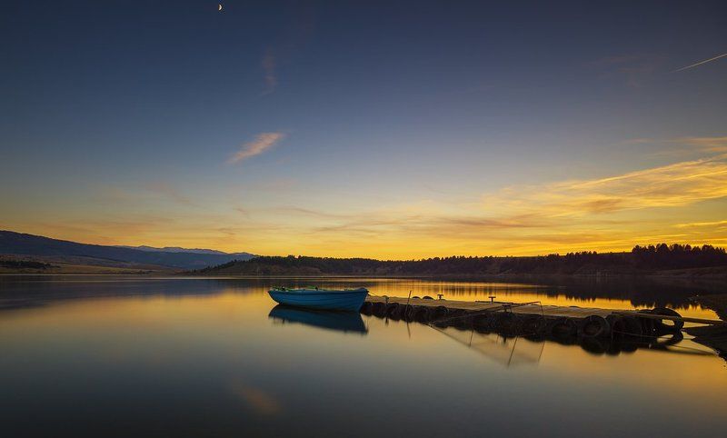 Lonely Boatphoto preview