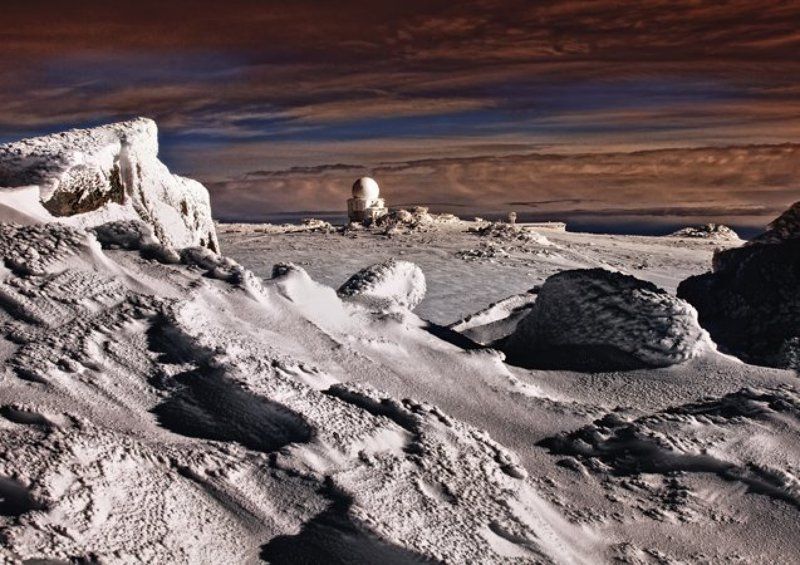 Out of this planetphoto preview