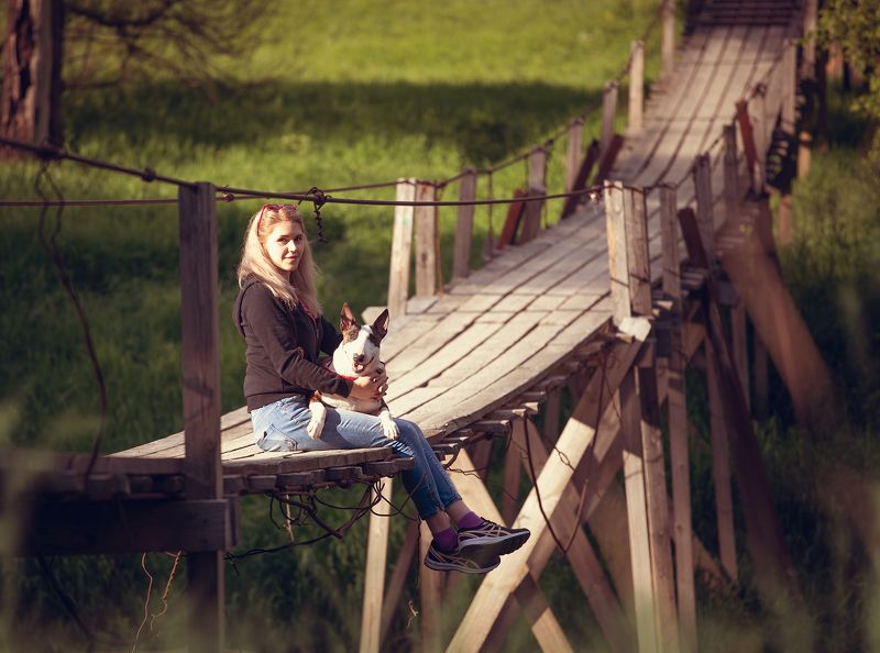 двое на мосткеphoto preview