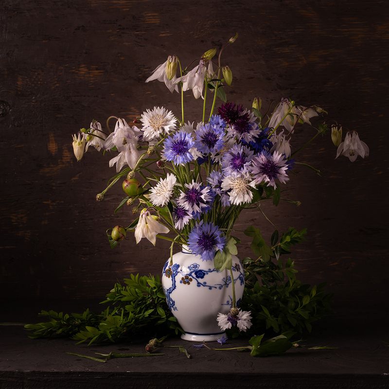 Натюрморт с василькамиphoto preview