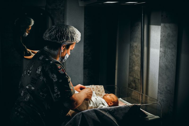 выписка, роддом, дети, ребенок, малыш, грудничок, помолейко ,репортаж, витебск Пеленание малышаphoto preview