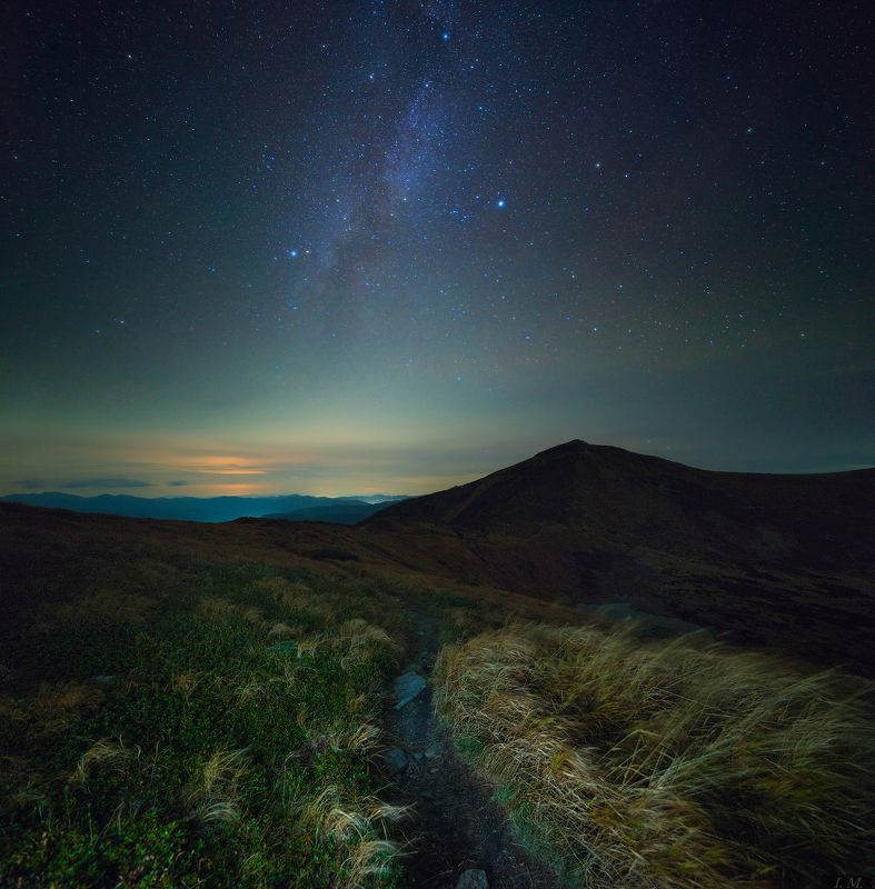 ночь, горы, пейзаж, карпаты, хребет, звезды, млечный путь, трава, осень, ночное небо, путешествие, night, sky, stars, nightscape, panorama, travel, carpathians, mountains, spirit, grass, milky way, landscape Дух ночных гор ..photo preview