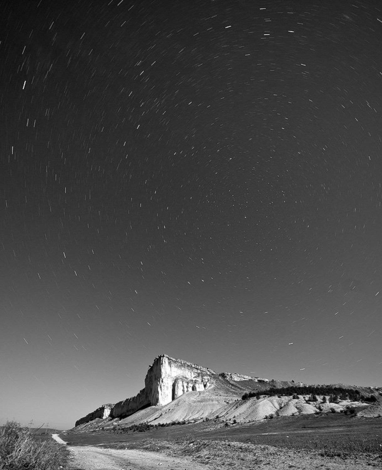Звездная воронка над Белой скалой.... Автор: Екатерина (PhotoJourneys.ru) Васягина звезды, ночь, крым, белая скала, Екатерина (PhotoJourneys.ru) Васягина