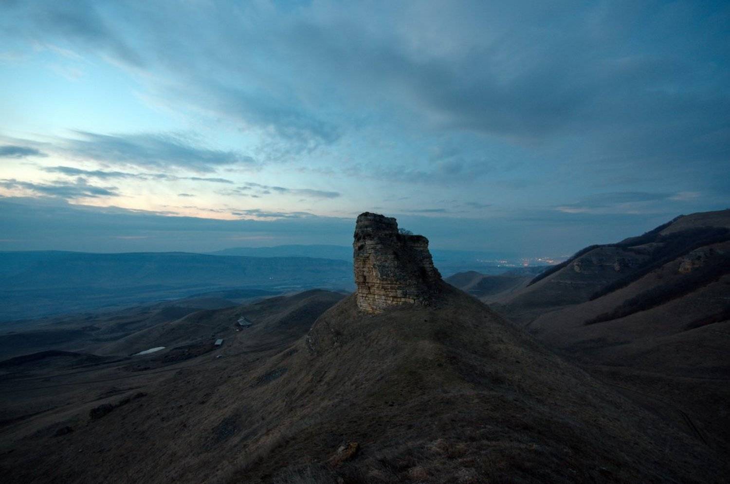 Зуб Дракона. Автор: Арсен Алабердов , Арсен Алабердов