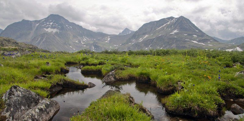 А впереди седой Саянphoto preview