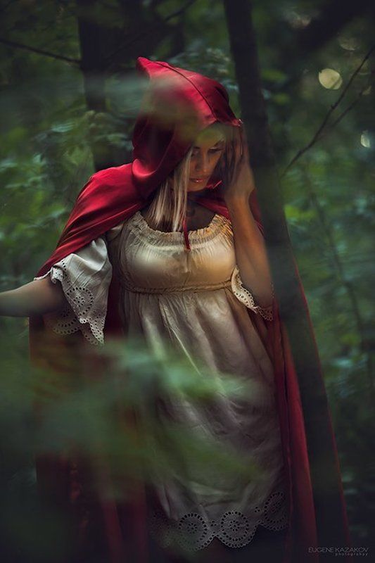 red riding hoodphoto preview
