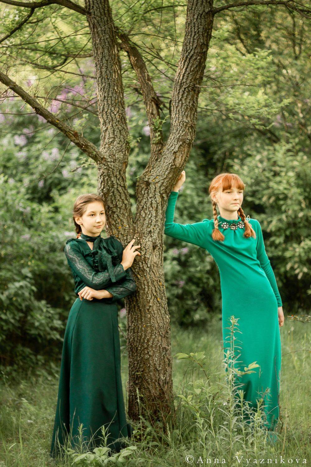 Две подружки. Автор: Анна Вязникова фотограф Лисичанск, Лисичанск, женский портрет, семейный фотограф, фотосессия на природе, детский портрет, детская фотосессия, весенняя фотосессия, Анна Вязникова, , Анна Вязникова