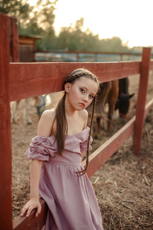 портрет,портрет девочки На фоне пониphoto preview