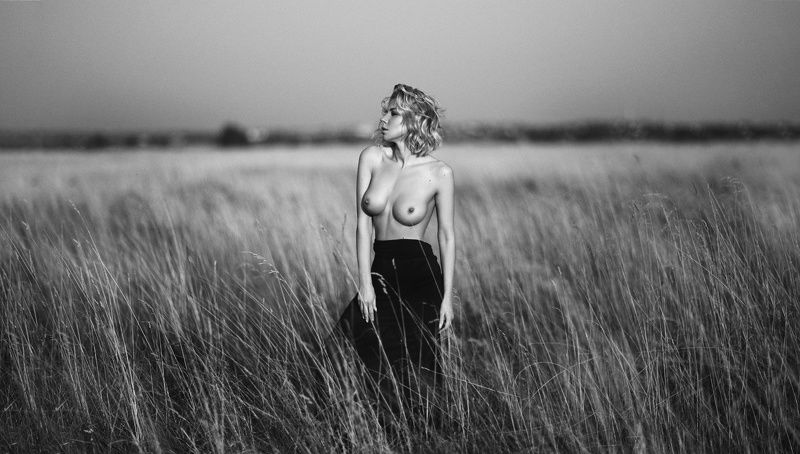 девушка,жанр,портрет,фотография,модель,арт,portrait,photography, middle,nature,soul,свет,girl,canon 35mm, woman,monochome,ню,гламур photo preview