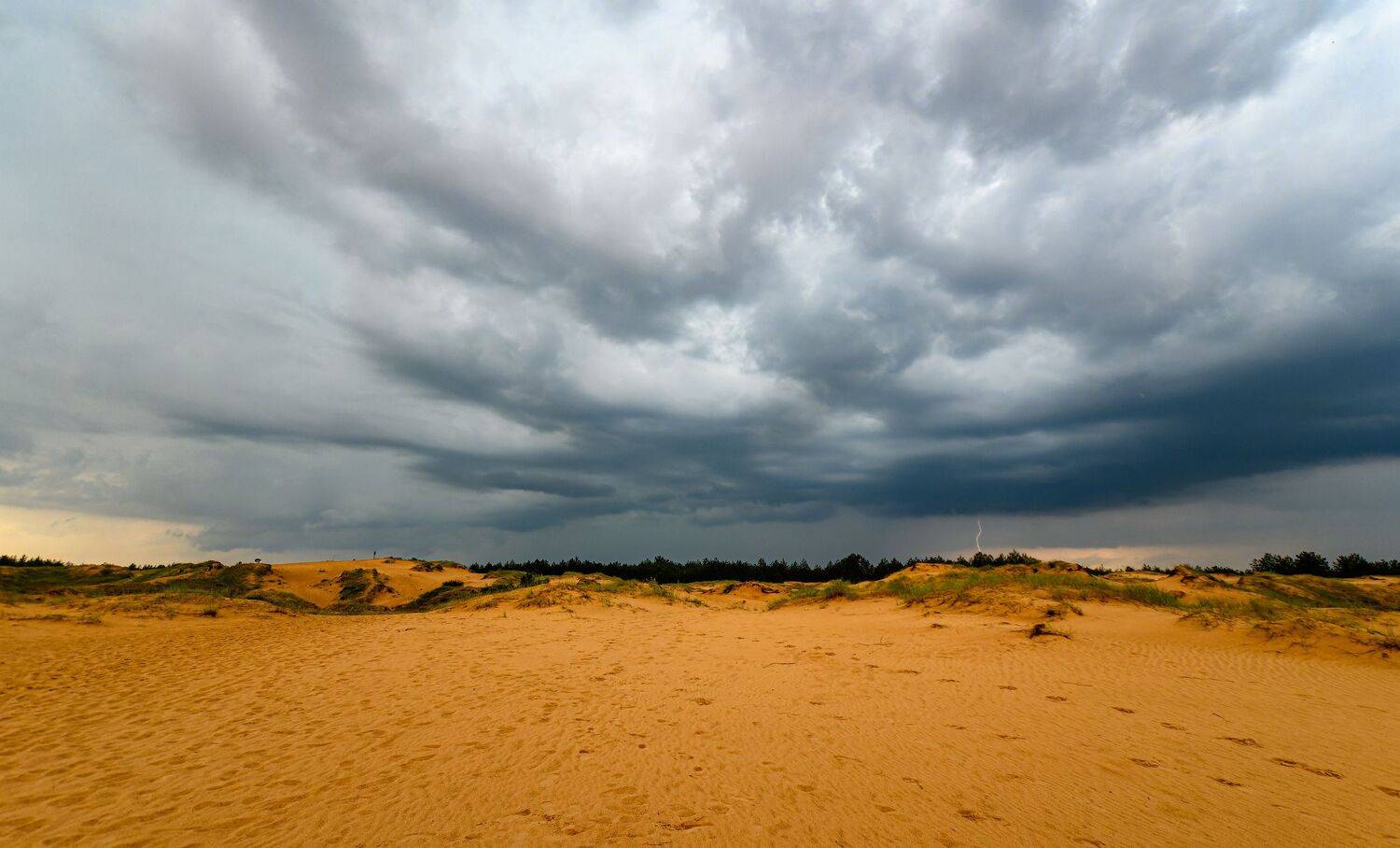 Oleshky Sands and Lightning. Автор: Mykhailo oleshky sands, lightning, sky, clouds, storm, Mykhailo