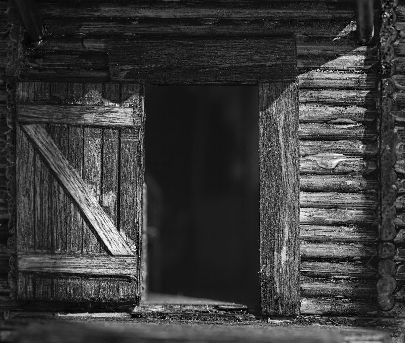 деревня, деревенский дом, крыльцо, дверь, рубленный дом, свет, тени, photo preview