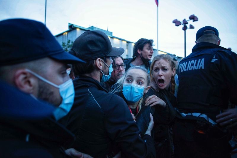 photojournalism press uprising protesters Antigovernment uprisingphoto preview