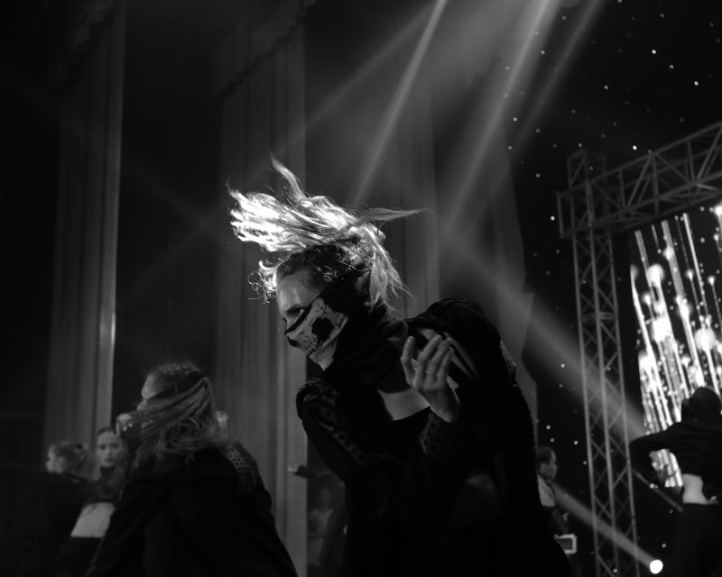 танец, девушка, чб ---photo preview