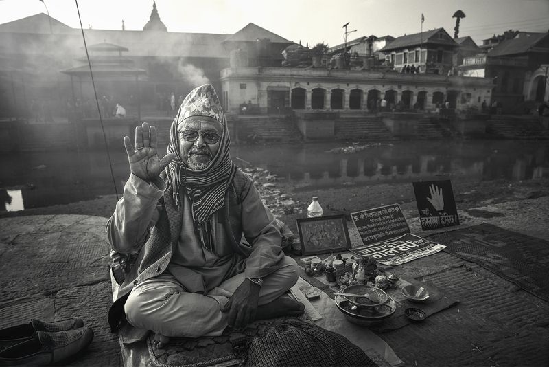 fortune teller,  pashupatinath temple, nepal Fortune Tellerphoto preview