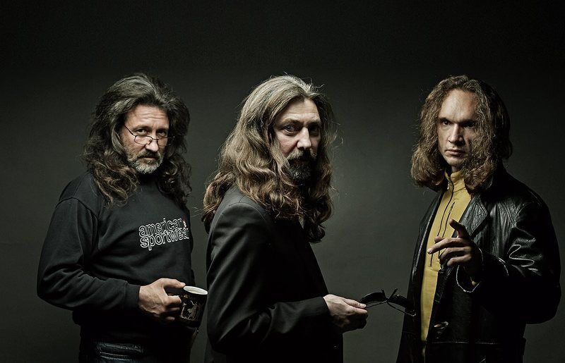 Троеphoto preview