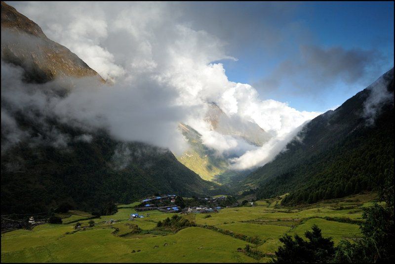 Облачная странаphoto preview