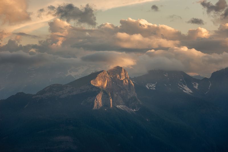 италия, доломиты, горы, облака, закат, лето, природа, landscape, italy, dolomites Последние лучи уходящего солнца. фото превью