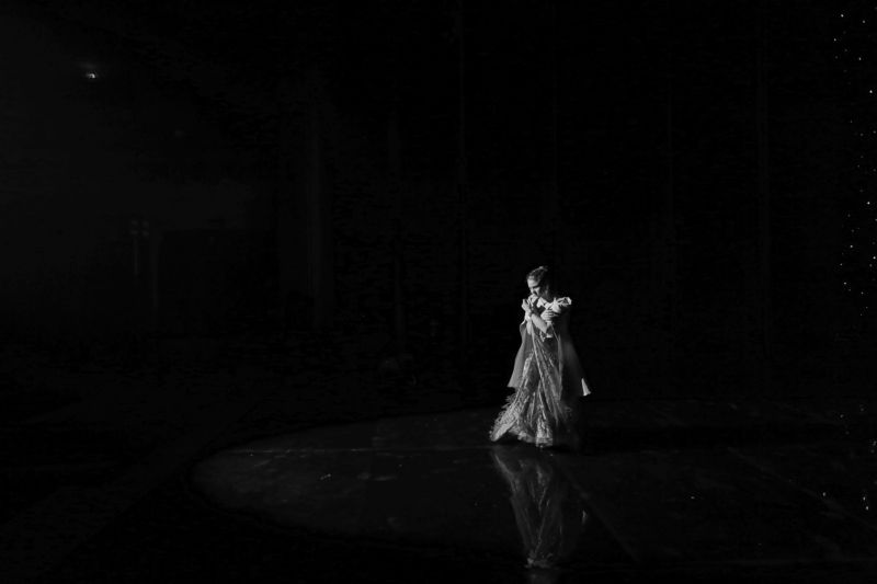 танец, девушка, чб ---photo preview