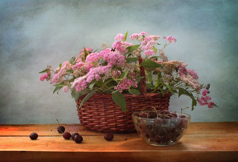 натюрморт, лето, цветы, корзина, черешня С черешнейphoto preview