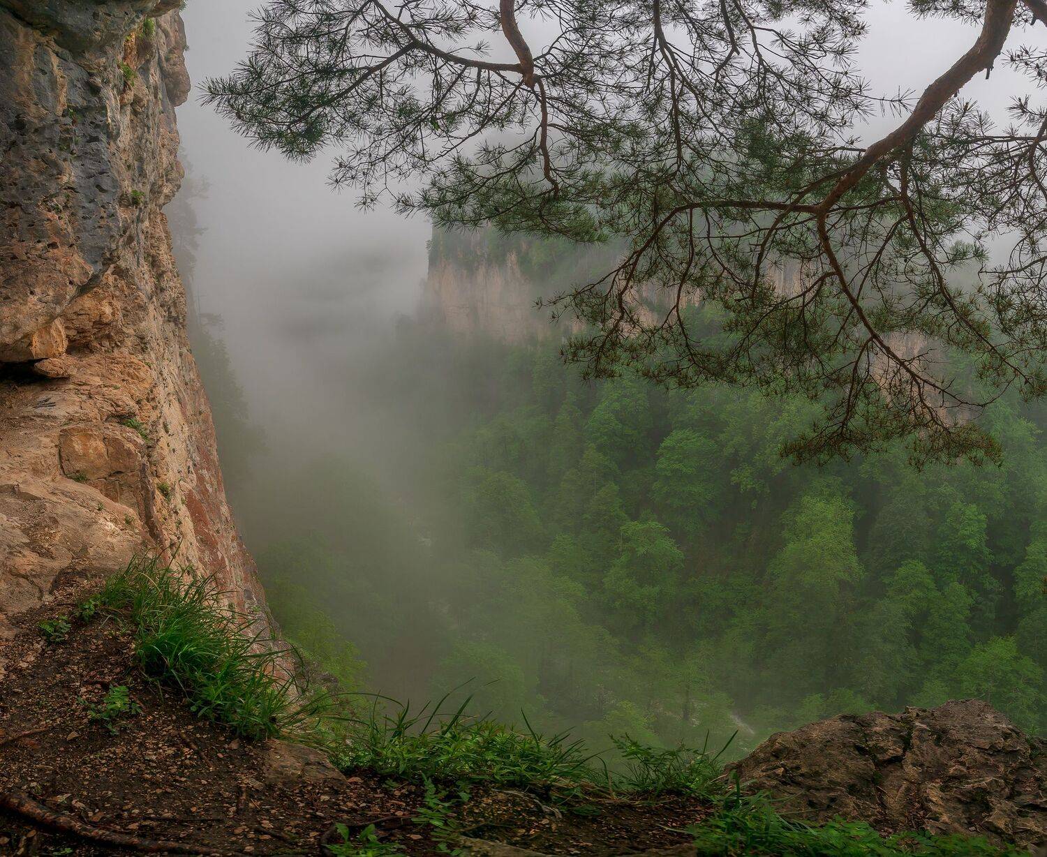 горы , скалы .каньон .туман ,курджипс , мезмай, Валерий Одинцов