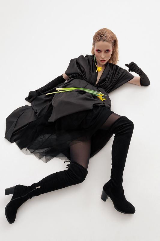 Fashion, beauty, woman Flower frame 2/5photo preview