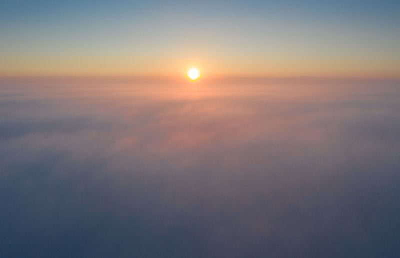 Рассвет над облаками.photo preview