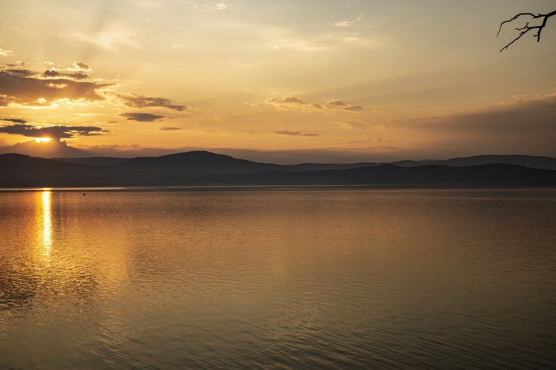 Луч солнца золотойphoto preview