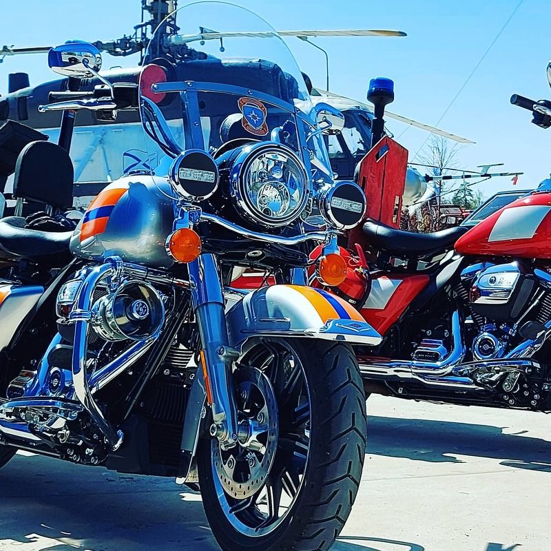 огонь пожарные мчс fire firefighter rescue спасатели дым работа мотоцикл харлей на боевом дежурстве фото превью