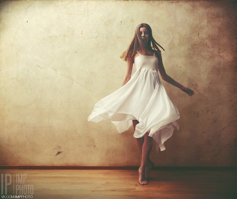 Dance, Dress, Girl, Light, Wall, Woman cover фото превью