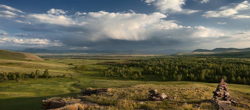 большой, вечер, высокий, голубой, горы, дождь, дорога, желтый, зеленый, исторический, камни, красивый, лес, облака, памятник, панорама, пейзаж, пирамидки, природа, сибирь, синий, степь, хакасия, холмы, широкий Панорама хакасской степиphoto preview