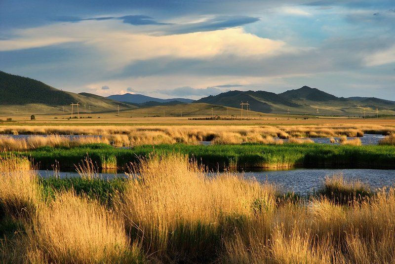 Большой, Вечер, Вода, Голубой, Горы, Далекий, Долина, Желтый, Заводь, Зеленый, Красивый, Облака, Озеро, Осока, Островок, Пейзаж, Природа, Протока, Путешествия, Рельеф, Сибирь, Солнечный, Степь, Трава, Тучи, Хакасия, Холмы, Широкий, Яркий Озеро Иткульphoto preview