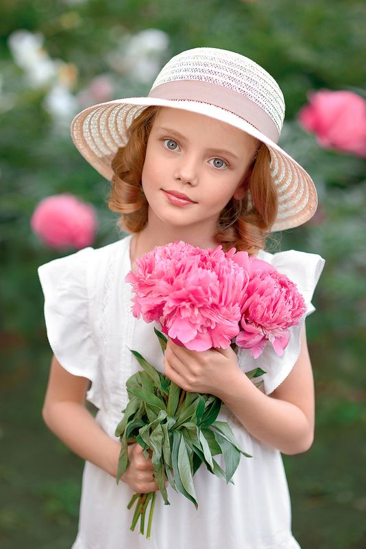 children, child, peonies, childhood, children portrait, kid, kids, girl, summer, summertime, дети, девочка, детская фотосессия, детская фотография, children photography, дети модели, дети модели москва Алисаphoto preview