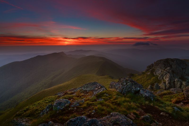 Стара планина, България, Stara Planina, Bulgaria, Balkan, sunrise, dawn, горы, лето, season, travel, hiking, peak, summit, tranquility, outdoor, adventure, mountains, journey, dramatic sky, clouds, rocks, mist, fog ***photo preview