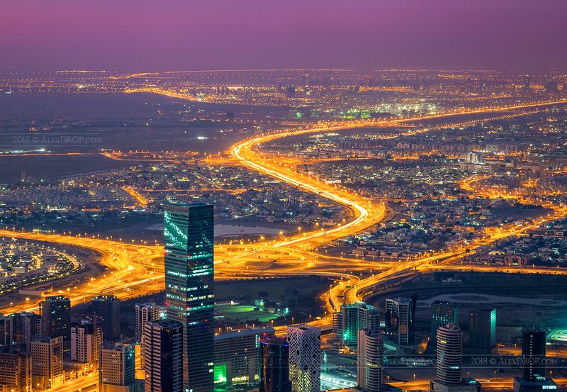 Панорама Дубаи на рассвете со смотровой Бурж Халифыphoto preview