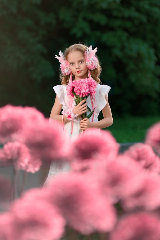 children, child, peonies, childhood, children portrait, kid, kids, girl, summer, summertime, дети, девочка, детская фотосессия, детская фотография, children photography, дети модели, дети модели москва Алисаphoto preview