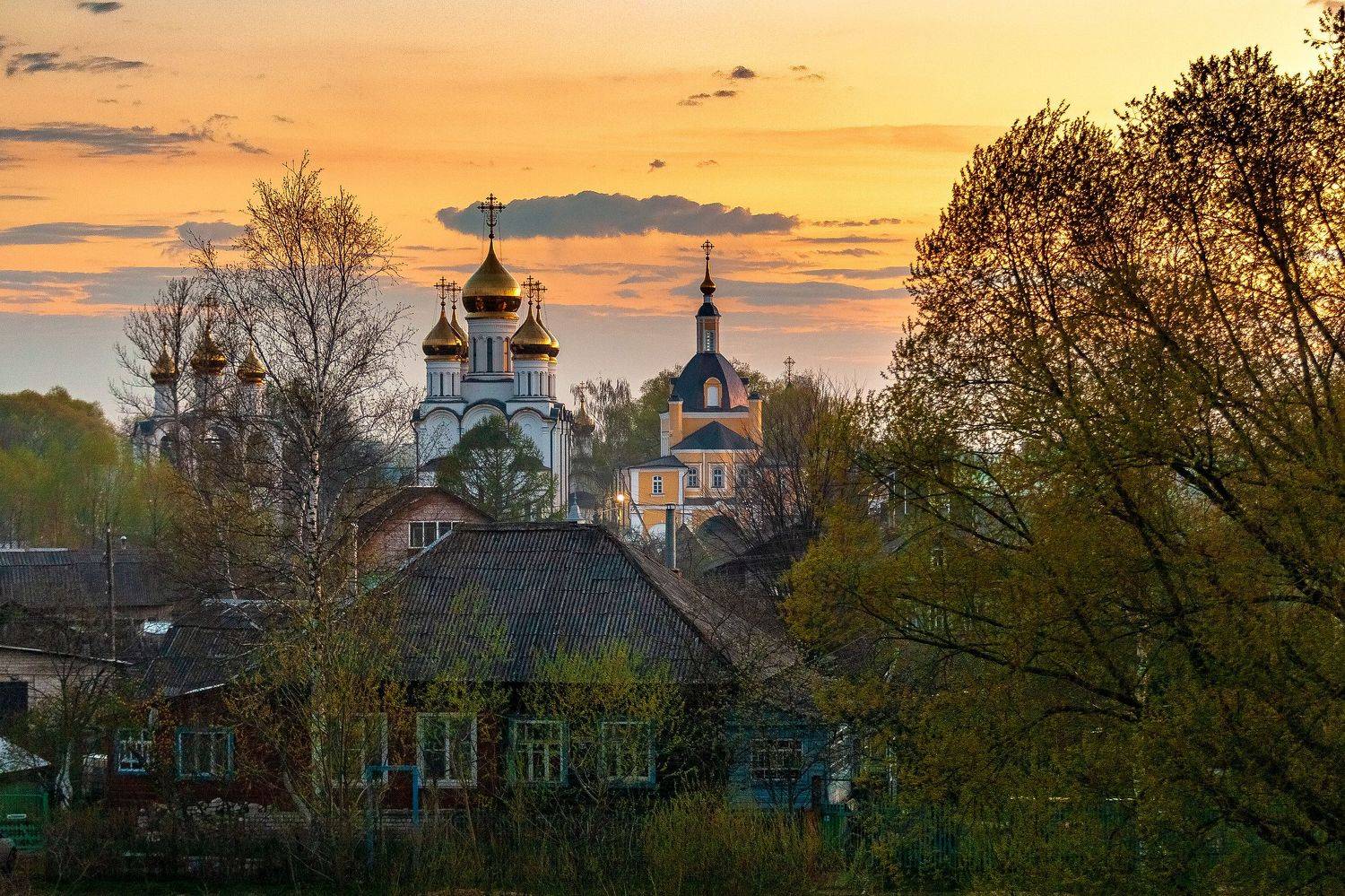 Закат в Переславле-Залесском. Автор: Александр Игнатьев вечер, закат, город, пейзаж, Александр Игнатьев