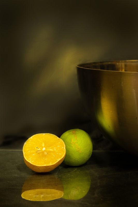 Натюрморт в золотистых тонахphoto preview